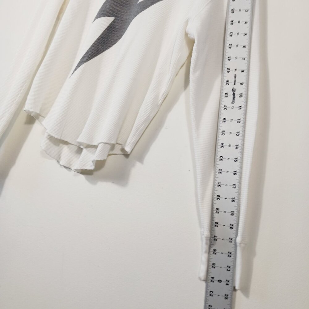 LETLUV Anthropologie MED, Off White Thermal With Gray Lightening Bolt Graphic - Picture 13 of 15